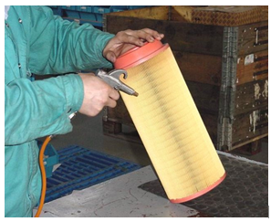 青島空壓機(jī)維修-清理空氣濾清器 青島空壓機(jī)維修-清理空氣濾清器