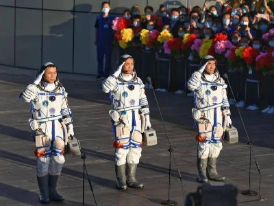 青島空壓機祝賀神州十二號載人飛船發(fā)射成功！