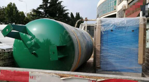 螺桿空壓機(jī)裝車(chē)發(fā)貨