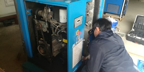 如何提高螺桿空壓機(jī)壓縮空氣的質(zhì)量？